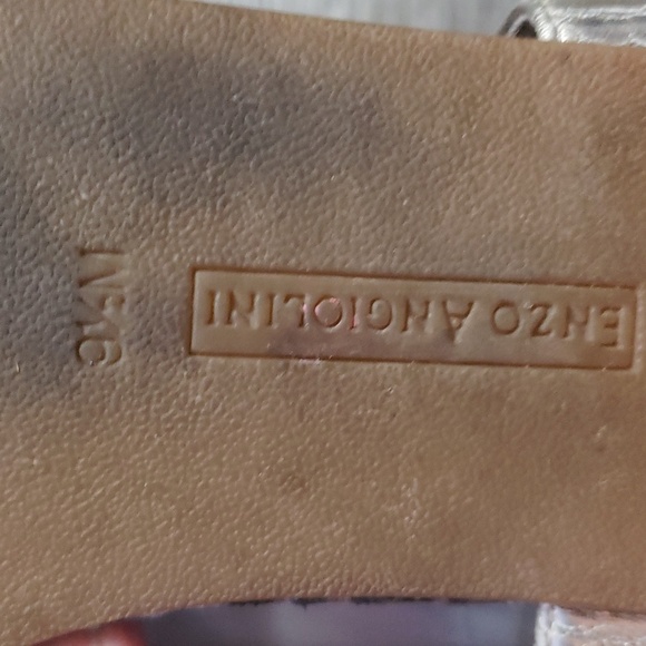 Enzo Angiolini Eatriton Thong Full Support Back Strap Gold Woven Sandals Sz 9.5 - Picture 6 of 10